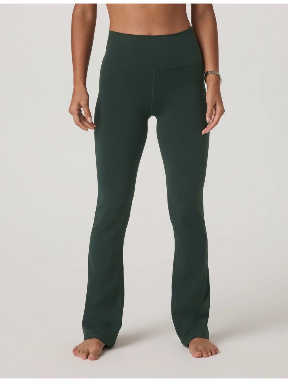Vuori AllTheFeels™ Slim Flare in Evergreen .